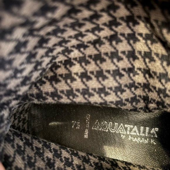 Aquatalia Black Quilted Patent Puffer Boots - Picture 9 of 10